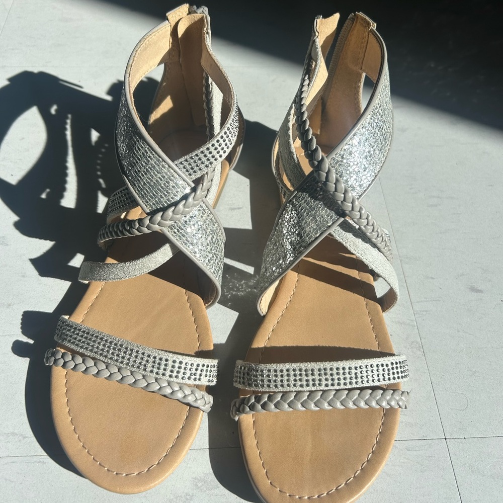 Soda brand silver with rhinestone sandals